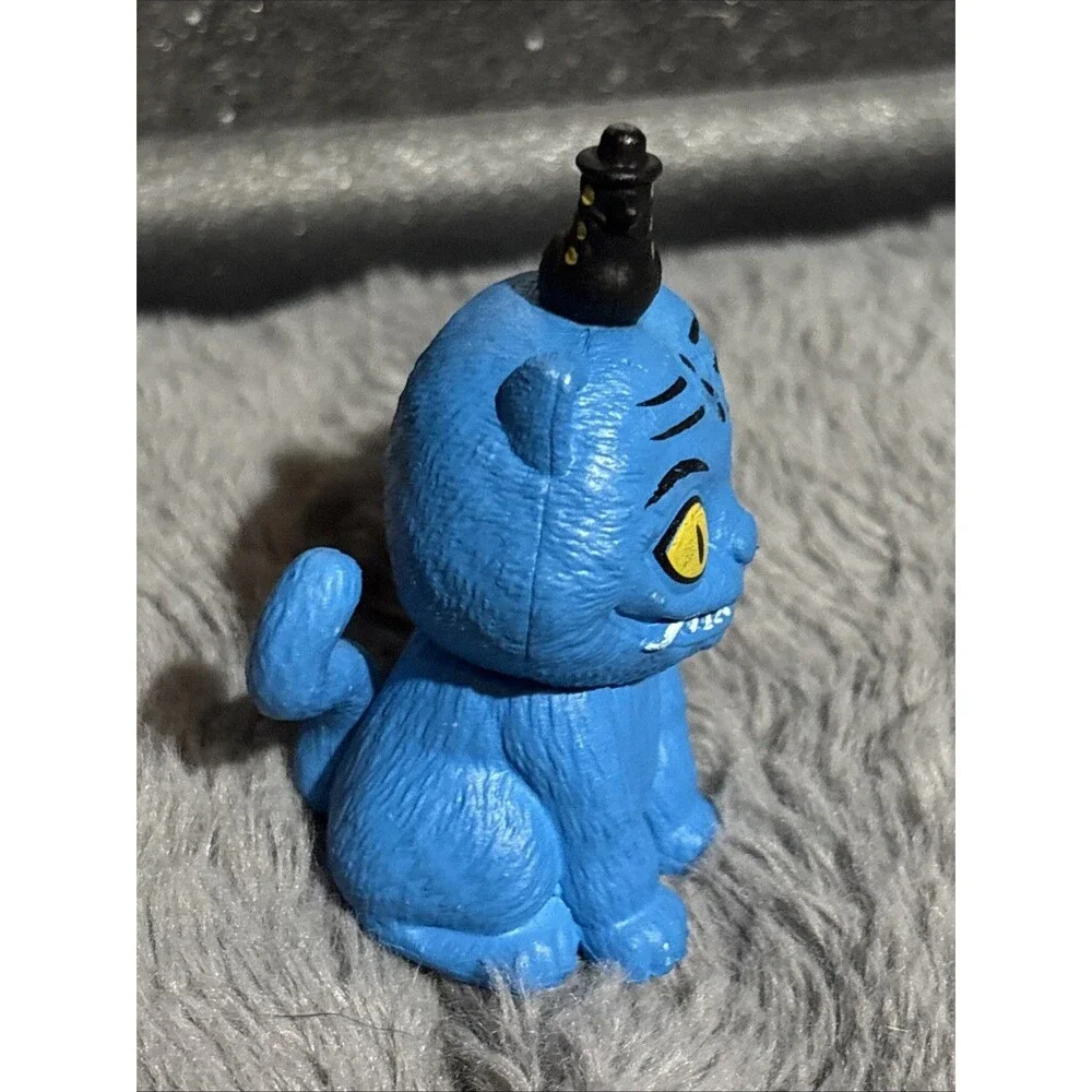 RARE K-POP DEMON HUNTERS DERPY CAT WITH SUSSIE UNMARKED PVC FIGURE 3